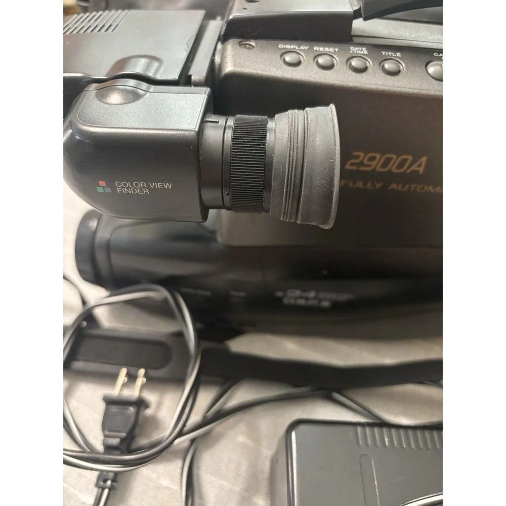 Hitachi 2900A Camcorder With Bag, Battery Charger And Battery- Parts Only!!!